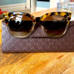 Barely used Gucci Havana brown tortoise sunglasses